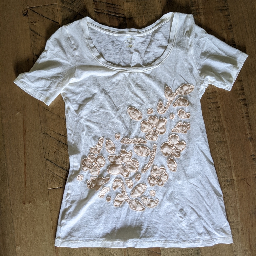 Loft applique t-shirt